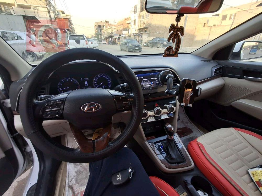هیوندای ئەلەنترا